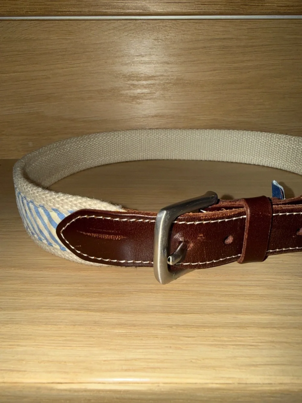 Vineyard Vines Boys Cream Canvas Belt with Blue Stripes and Brown Leather Sz 26